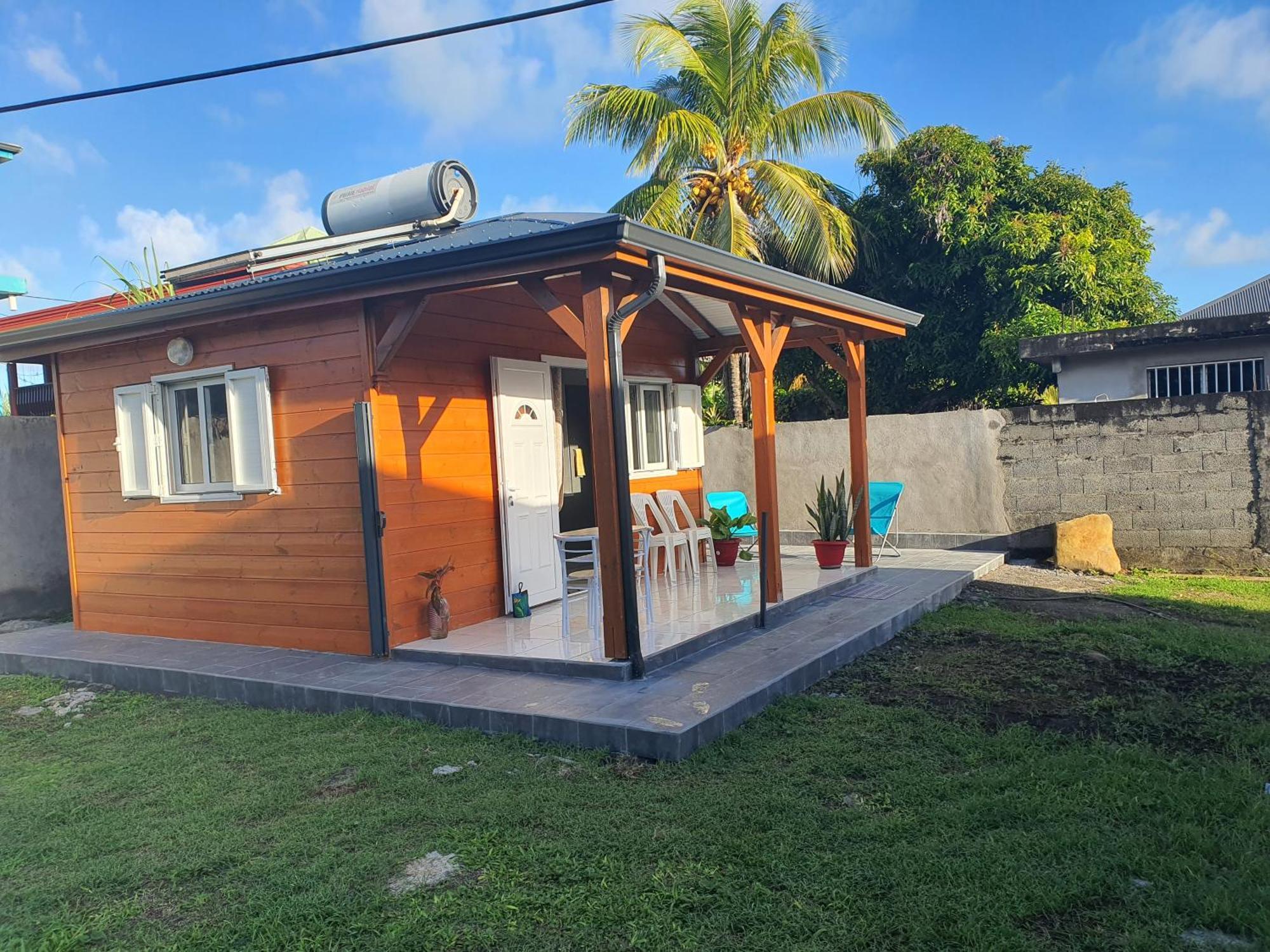 Bungalow Vacances Sainte-Rose Exterior photo